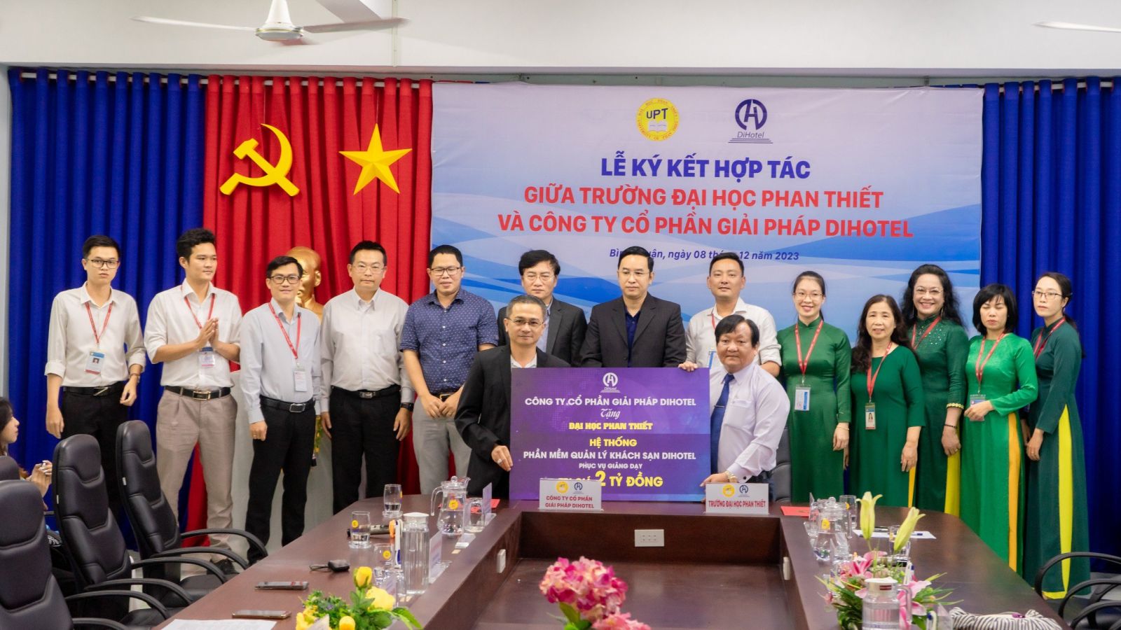 Lễ ký kết giữa trường Đại học Phan Thiết và Công ty Cổ phần Giải pháp DiHotel