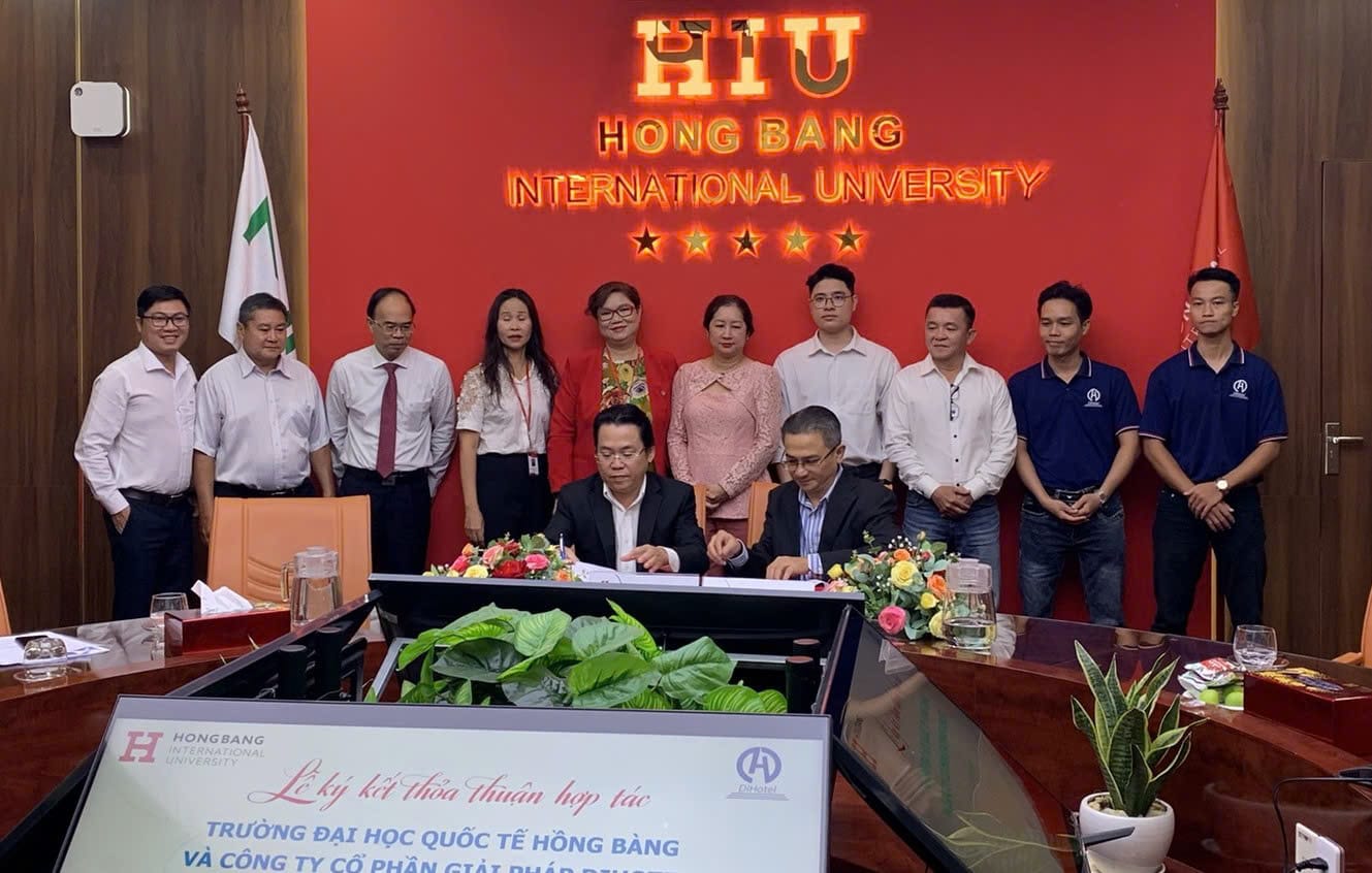 Lễ ký kết và bàn giao cung cấp phần mềm DiHotel phục vụ cho việc giảng dạy và huấn luyện chuyên ngành Du lịch cho sinh viên.