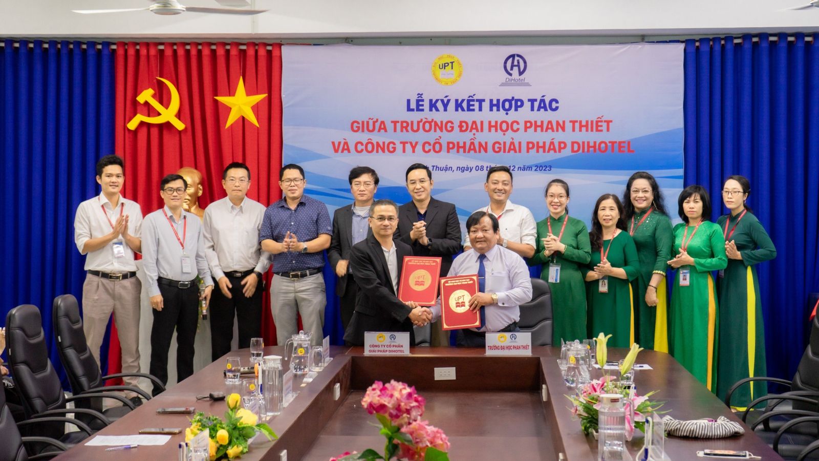 Lễ ký kết giữa trường Đại học Phan Thiết và Công ty Cổ phần Giải pháp DiHotel